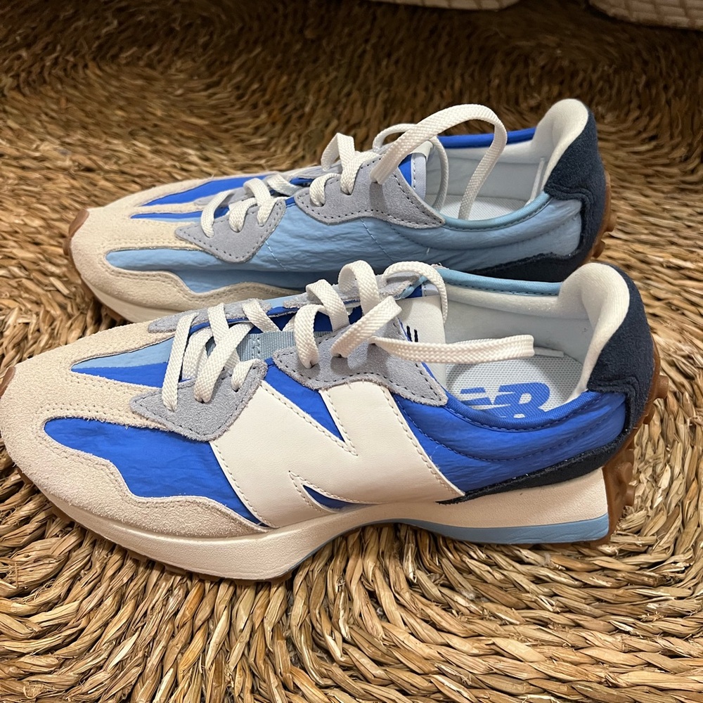 New Balance 327 Sneakers